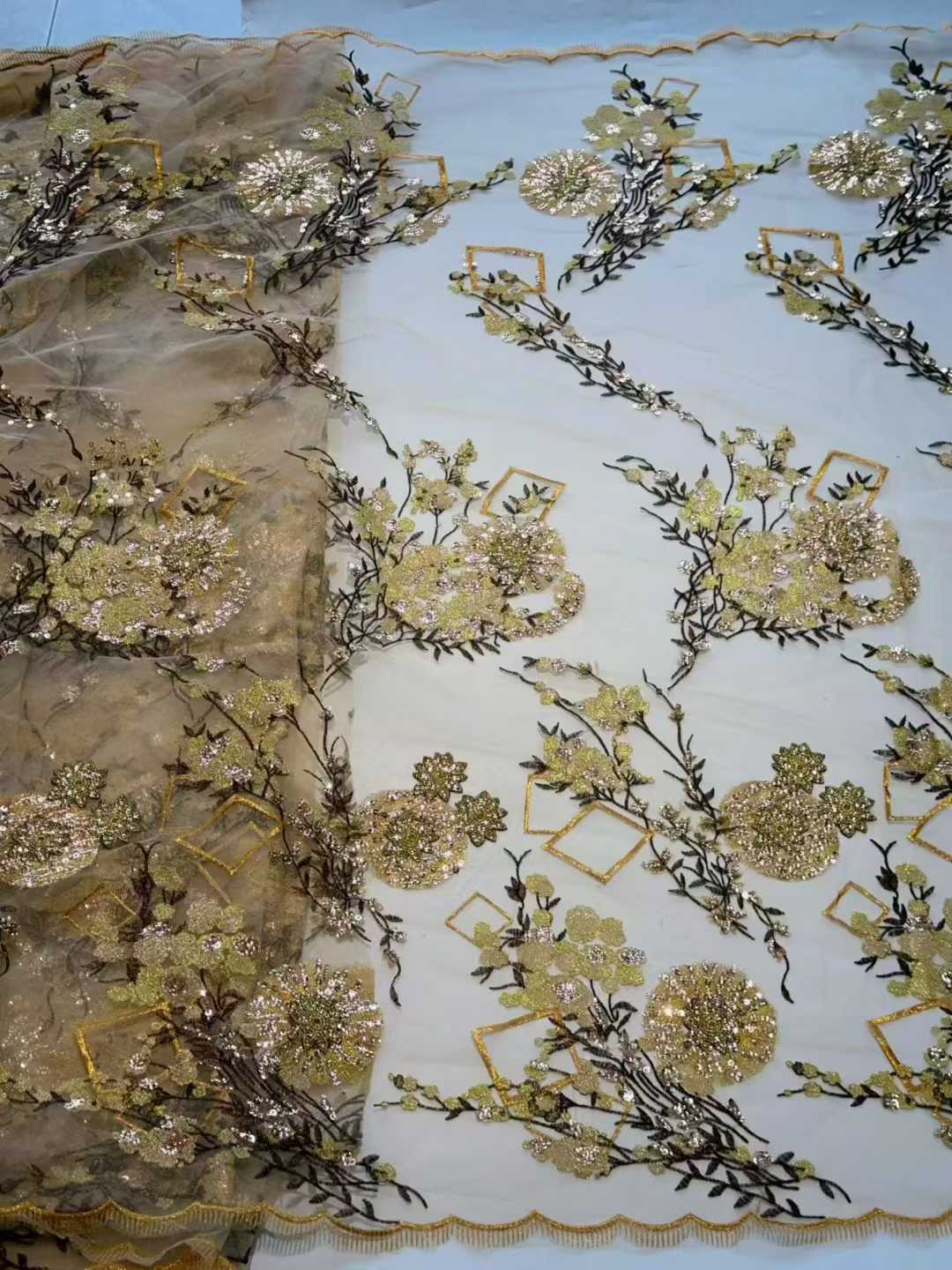 High Couture Crystal Irregular – Crystal Mesh Fabric Bewertung und Preis