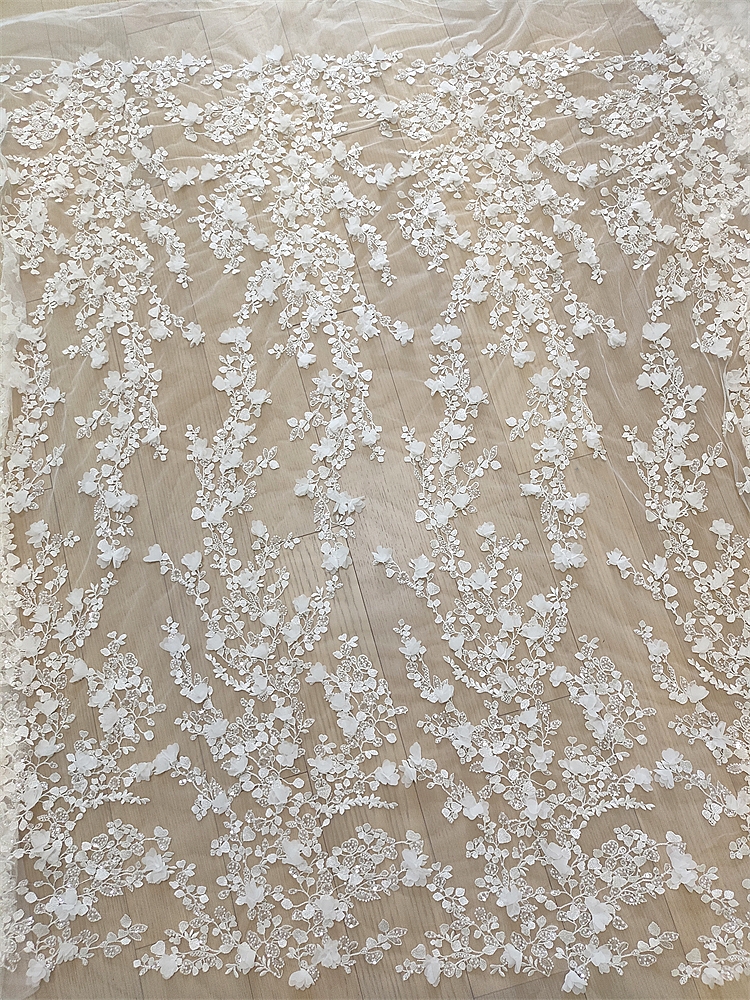Ivory 3D Floral Hand Beaded La – Embellish Craft Bewertung und Preis