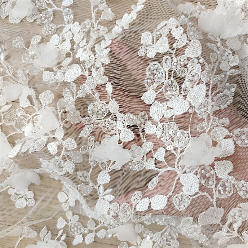 Ivory 3D Floral Hand Beaded La – Embellish Craft Bewertung und Preis